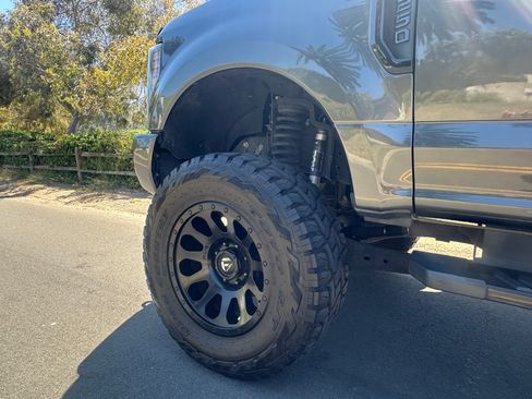 Used 2019 Ford F250 Lariat w/ Lariat Ultimate Package AWD/4WD image 15