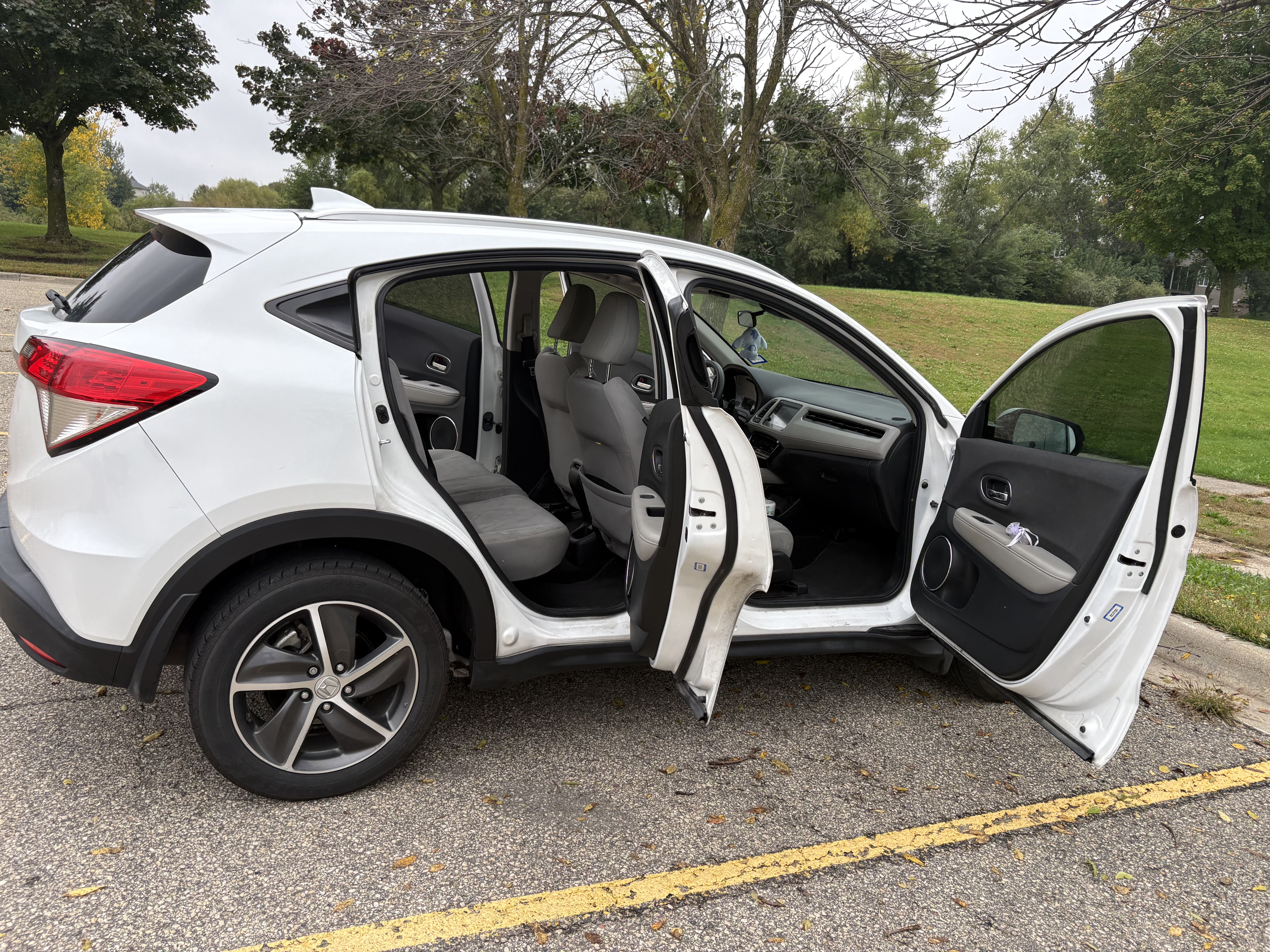 Used 2022 Honda HR-V EX image 2