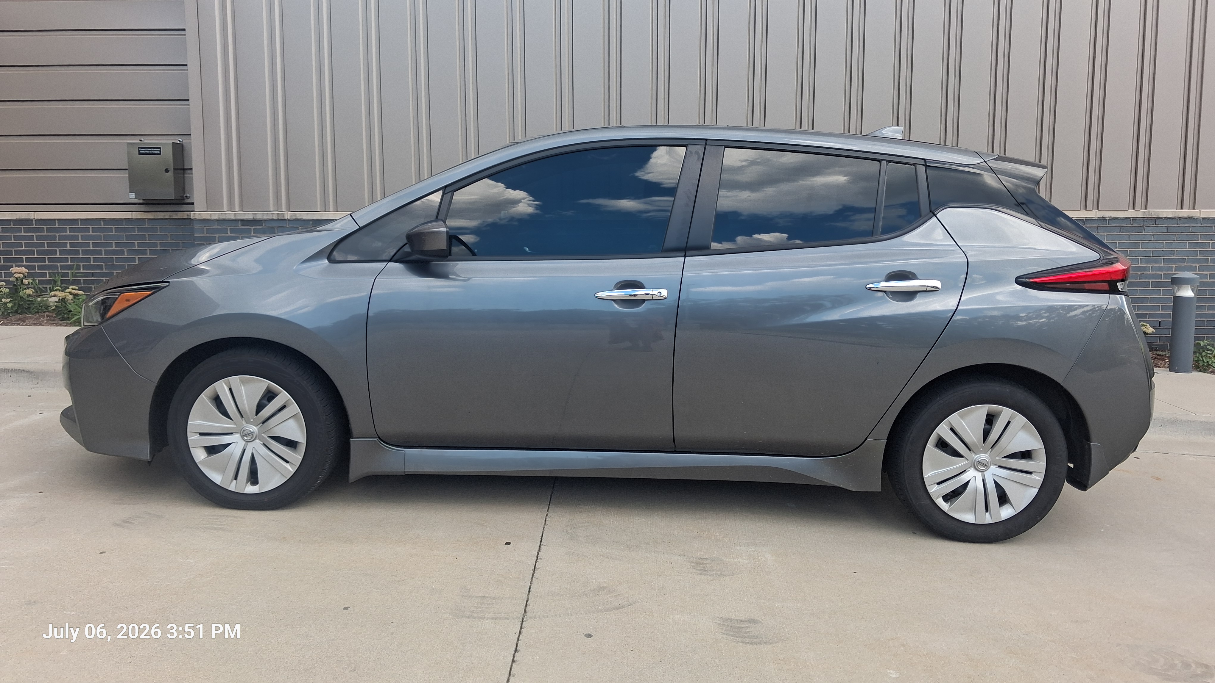 Used 2022 Nissan Leaf S FWD image 5