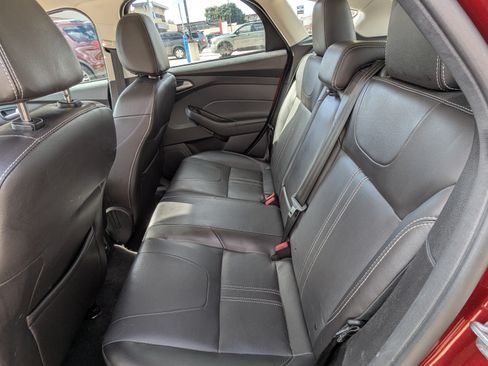 Used 2014 Ford Focus SE w/ Equipment Group 201A image 11