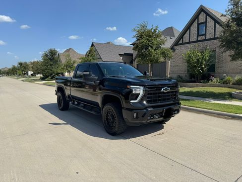 Used 2024 Chevrolet Silverado 2500 LTZ w/ LTZ Plus Package AWD/4WD image 1