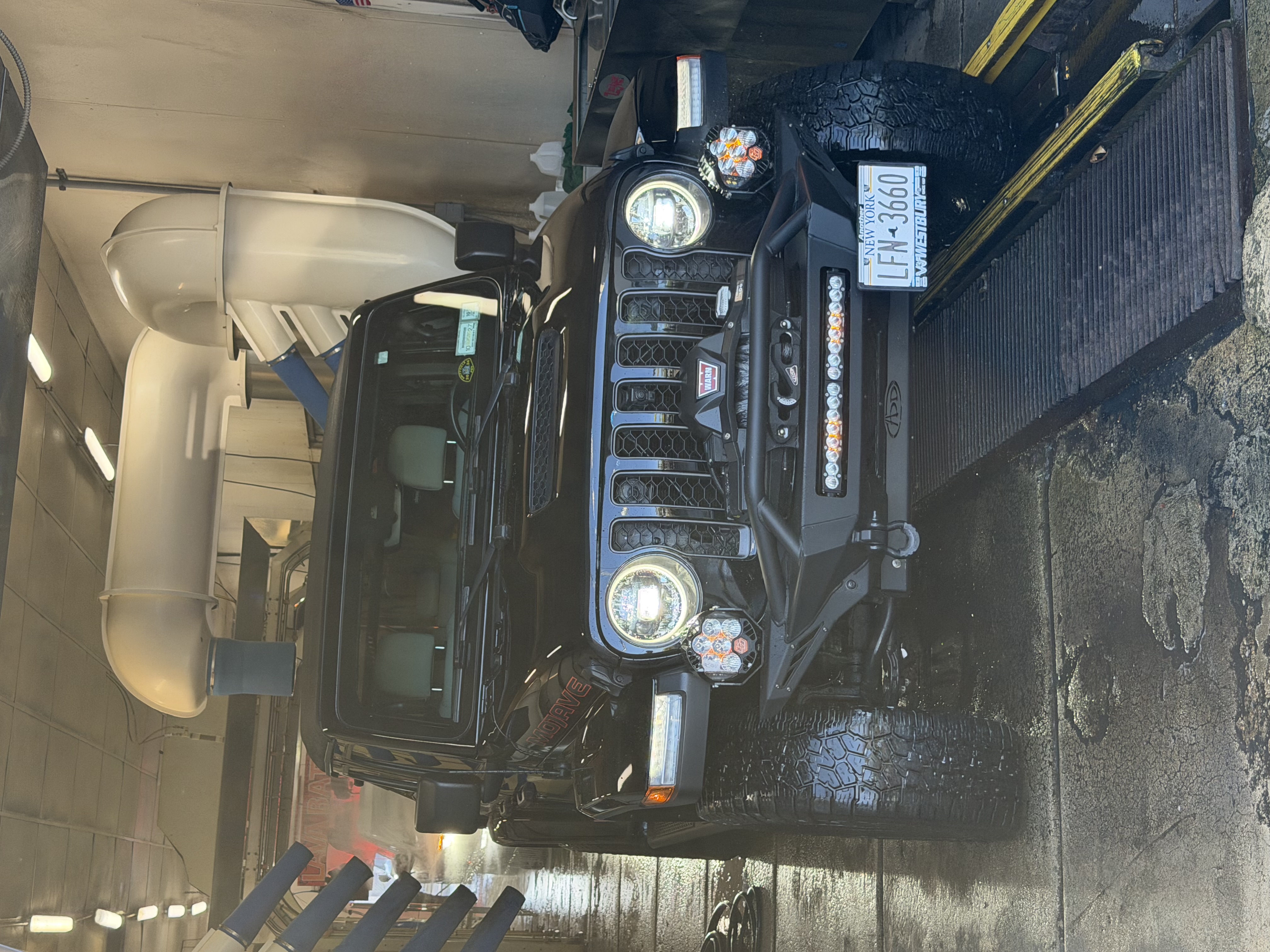Used 2023 Jeep Gladiator Mojave w/ LED Lighting Group AWD/4WD image 18