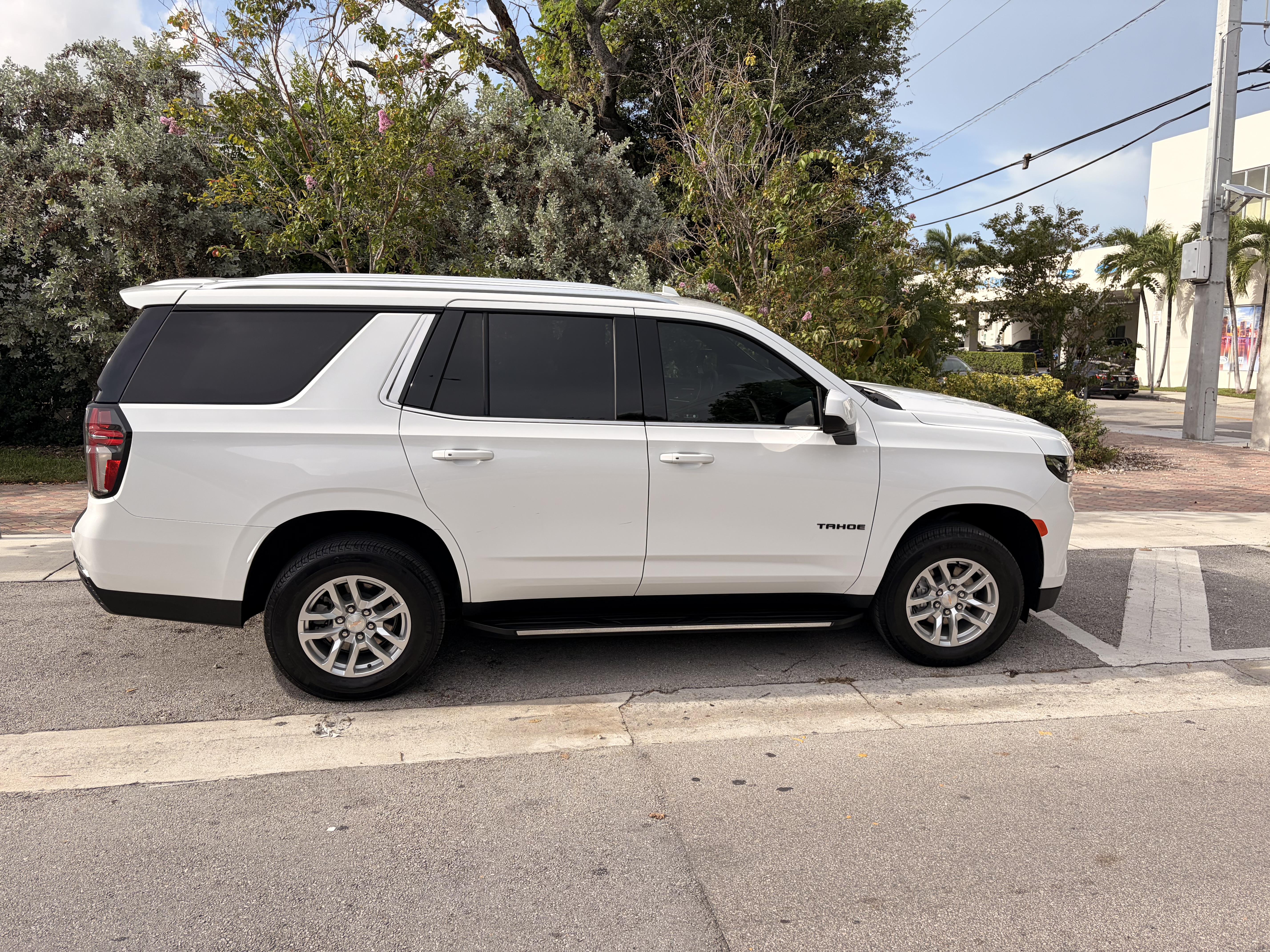Used 2024 Chevrolet Tahoe LS RWD image 13