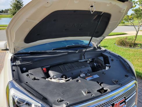 Used 2014 GMC Acadia Denali image 13