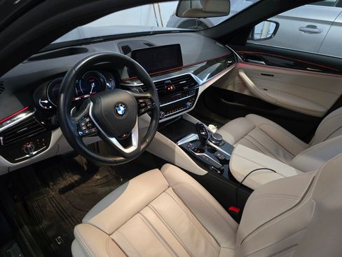 Used 2019 BMW 540i xDrive image 2