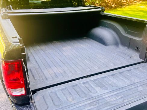 Used 2015 RAM 1500 Express AWD/4WD image 13