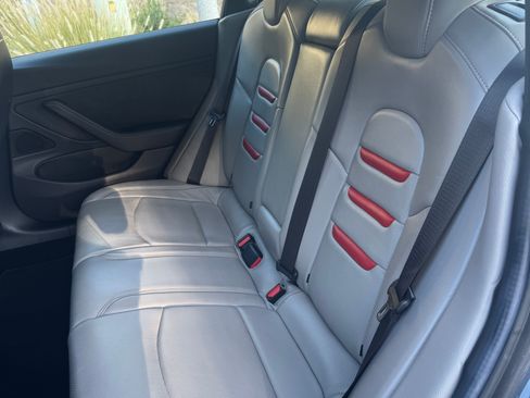 Used 2018 Tesla Model 3 Mid Range RWD image 12