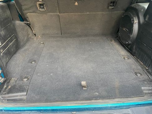 Used 2019 Jeep Wrangler Unlimited Sahara AWD/4WD image 13
