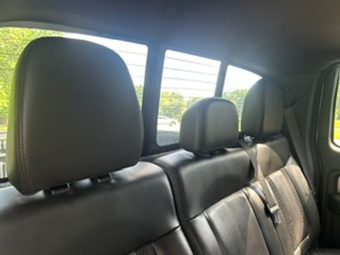 Used 2012 Ford F150 Raptor w/ Raptor Luxury Pkg AWD/4WD image 25