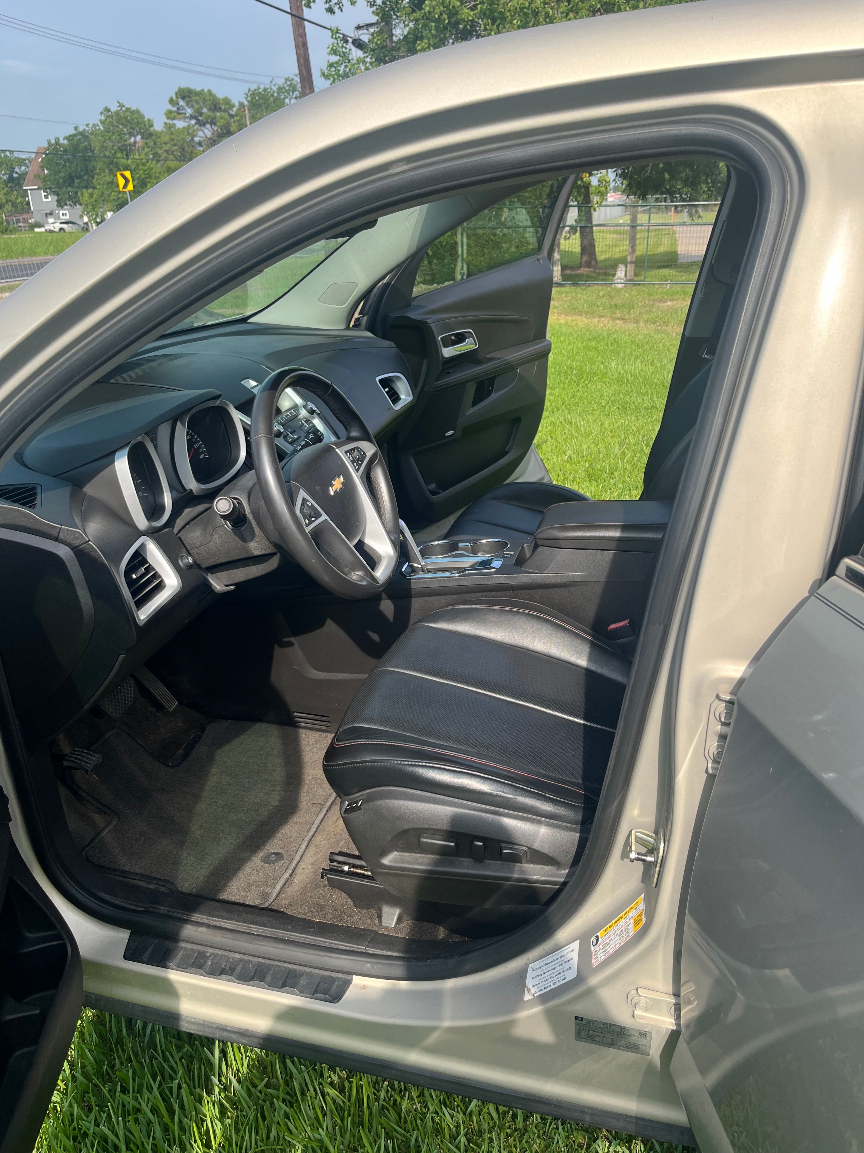Used 2011 Chevrolet Equinox LTZ FWD image 8