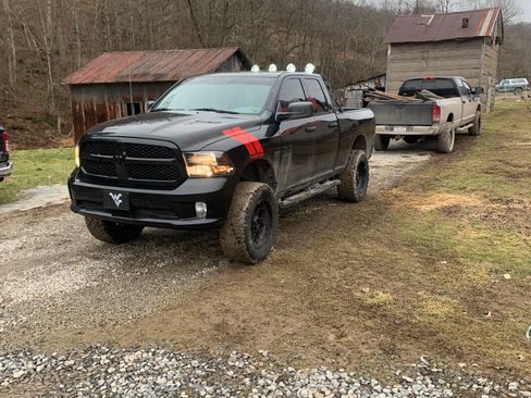 Used 2017 RAM 1500 Express w/ Black Ram 1500 Express Group image 1