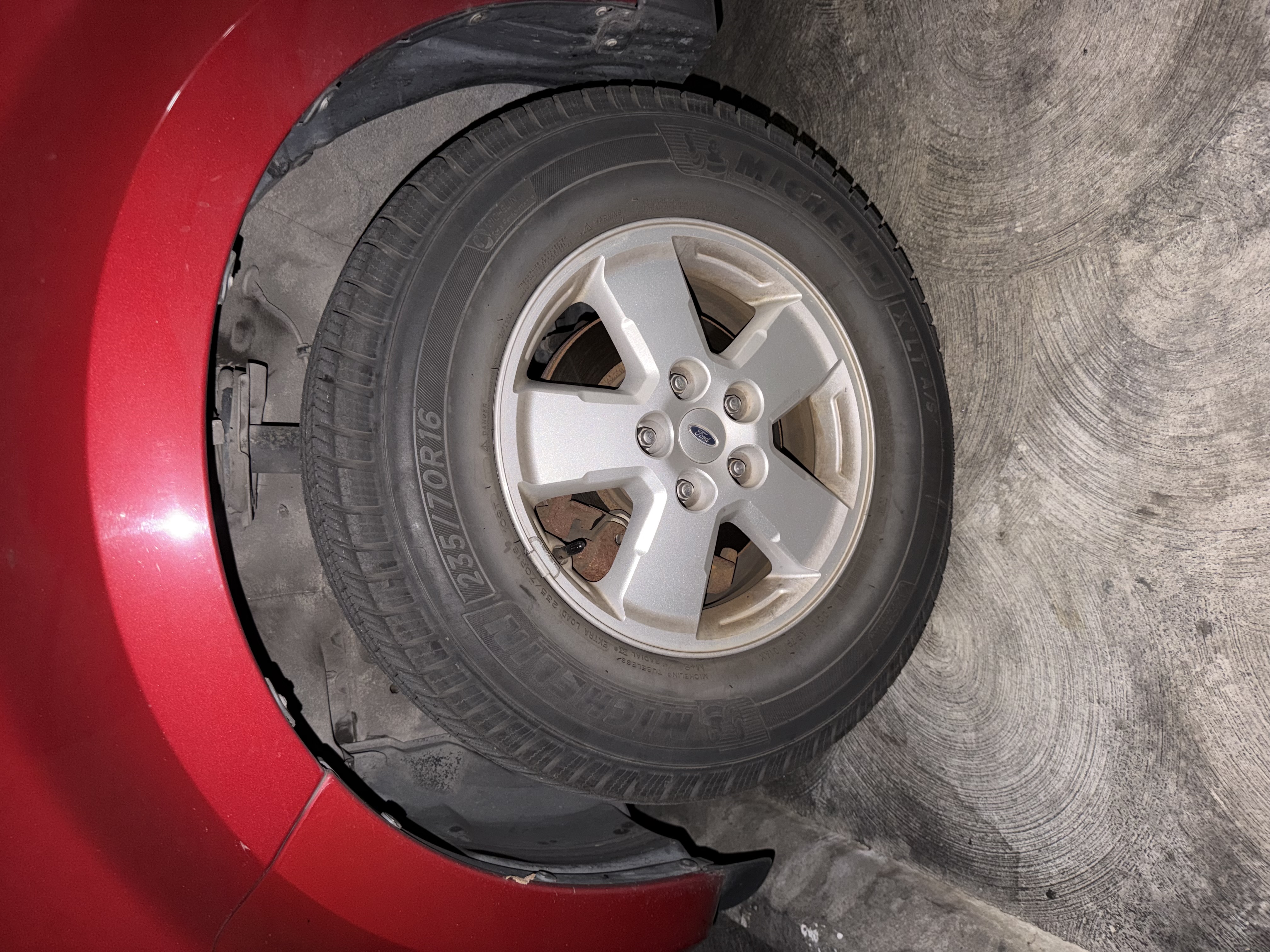 Used 2010 Ford Escape XLS AWD/4WD image 8