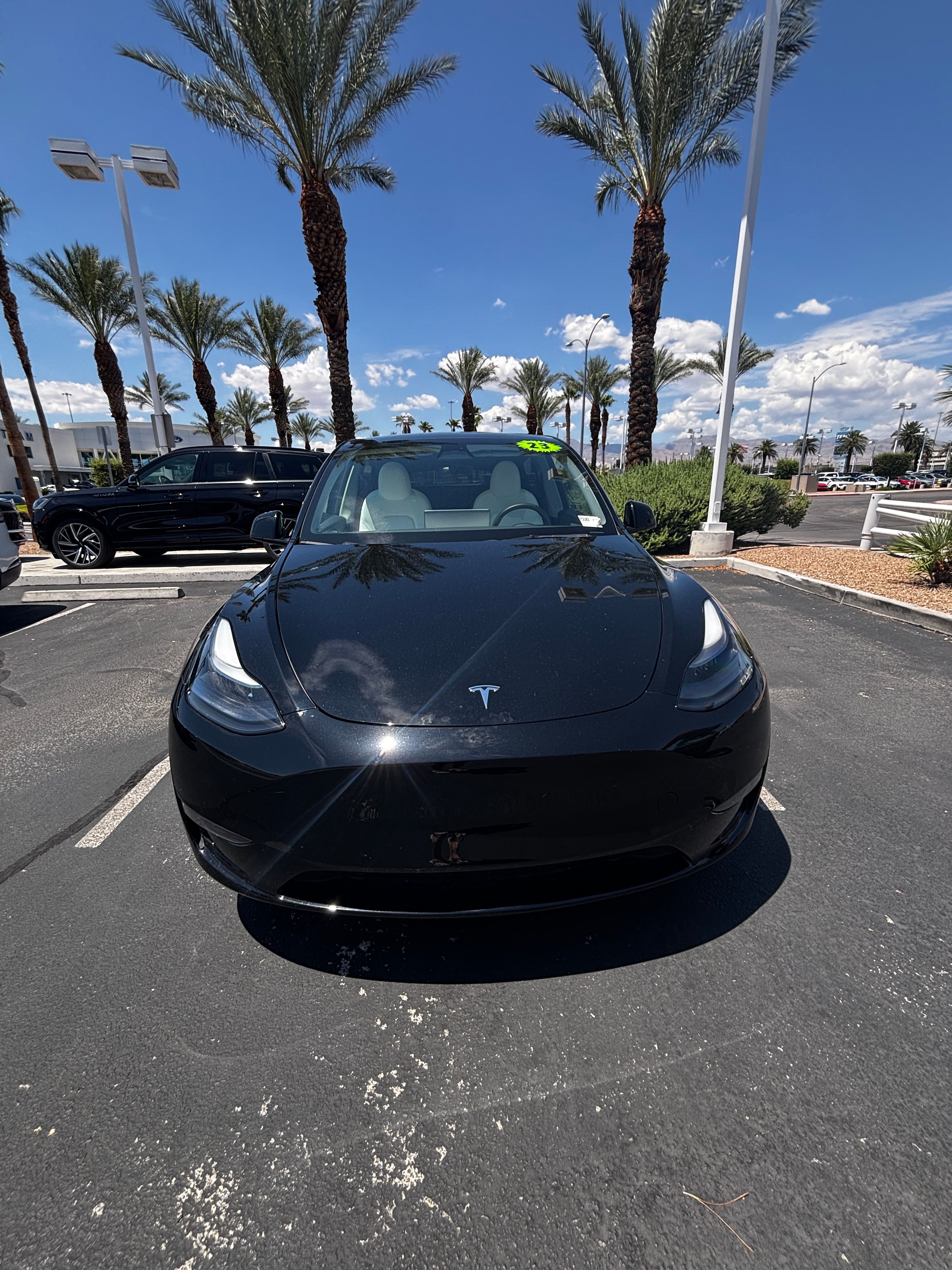 Used 2023 Tesla Model Y Long Range AWD/4WD image 1
