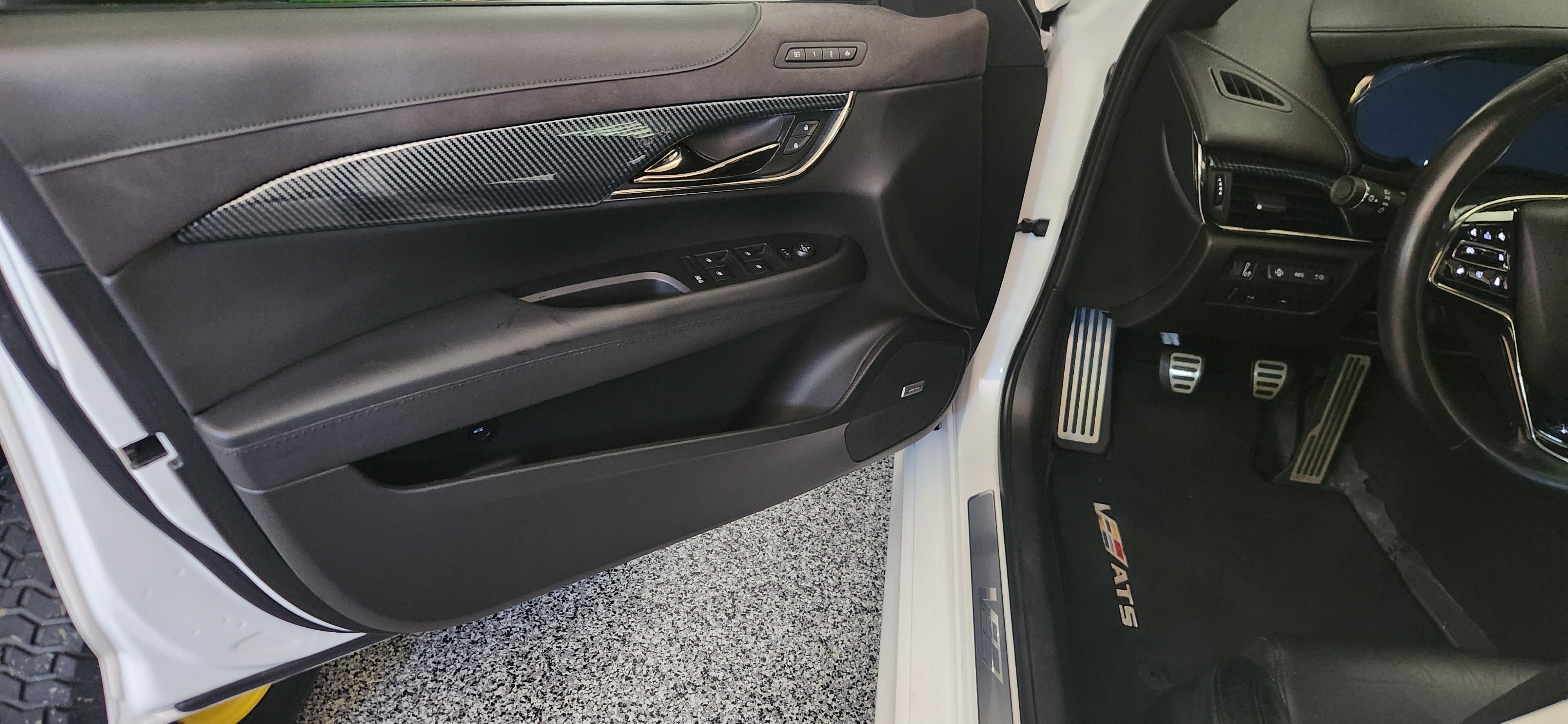 Used 2018 Cadillac ATS V w/ Luxury Package RWD image 17
