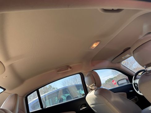 Used 2011 Chrysler 200 LX image 12