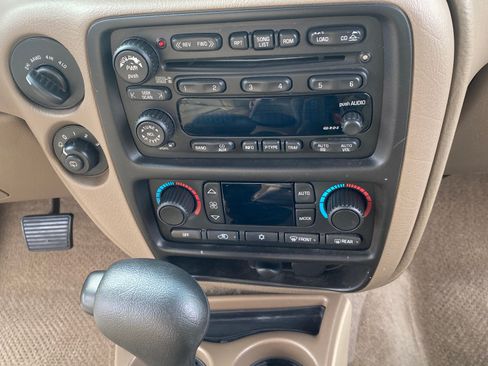 Used 2004 Chevrolet TrailBlazer LT w/ LT Preferred Equipment Group image 19