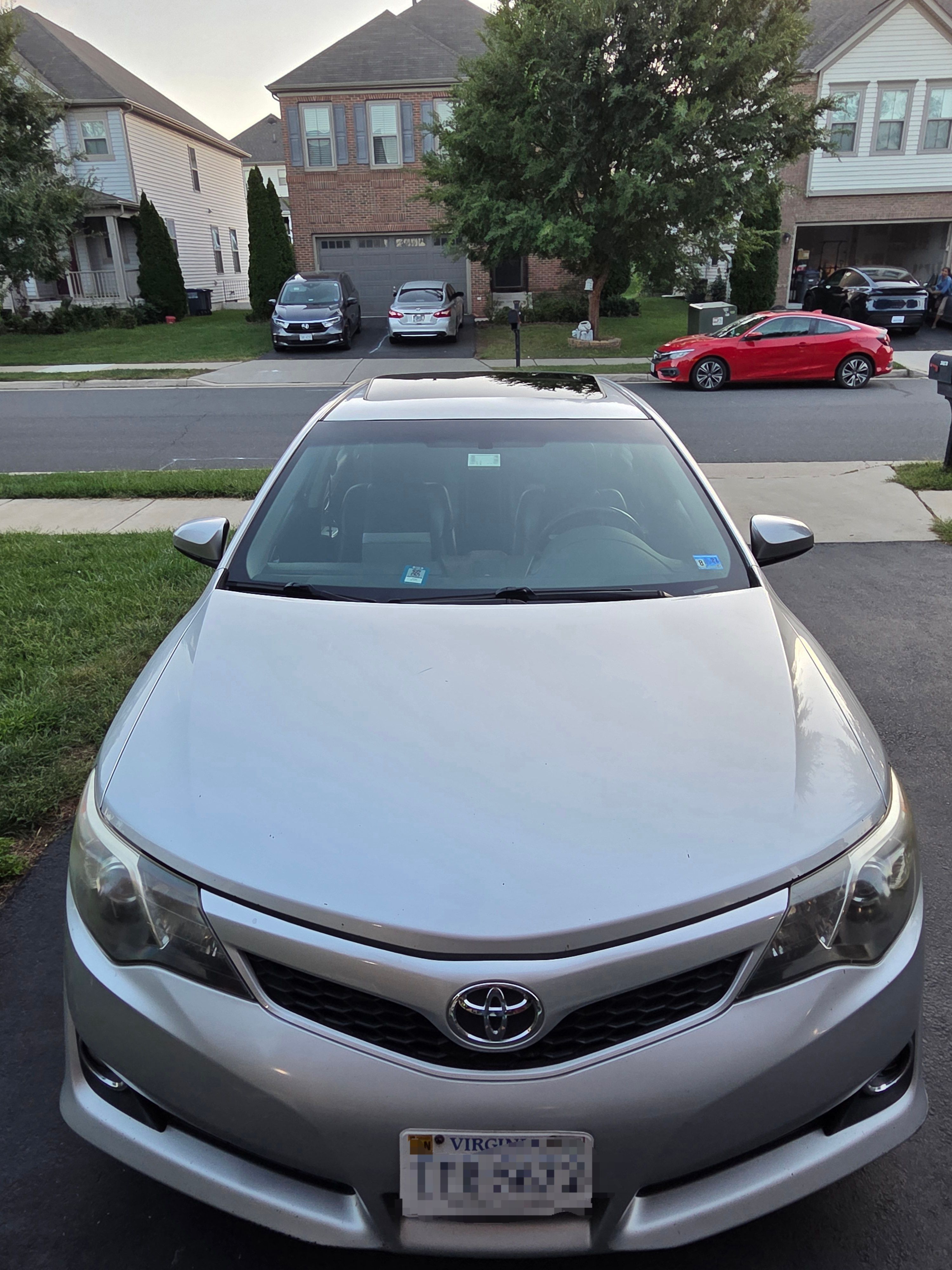 Used 2013 Toyota Camry SE w/ Leather Pkg FWD image 4