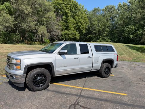 Used 2015 Chevrolet Silverado 1500 LT w/ All Star Edition AWD/4WD image 4