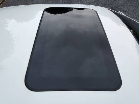 Used 2010 BMW 335i xDrive Coupe image 12