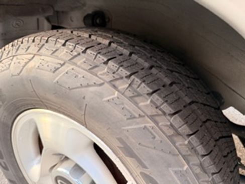 Used 2001 INFINITI QX4 2WD image 2