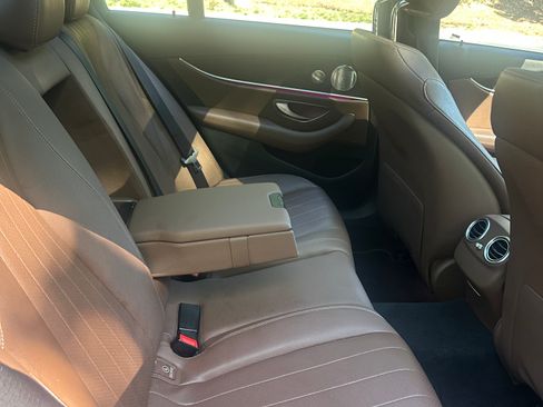 Used 2017 Mercedes-Benz E 300 4MATIC image 8