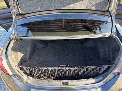 Used 2019 Toyota Corolla SE w/ SE Premium Package FWD image 19