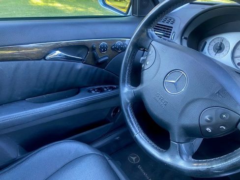 Used 2004 Mercedes-Benz E 320 4MATIC Sedan image 25