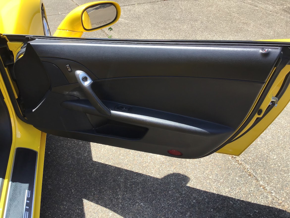 Used 2006 Chevrolet Corvette Convertible w/ Performance Package RWD image 19