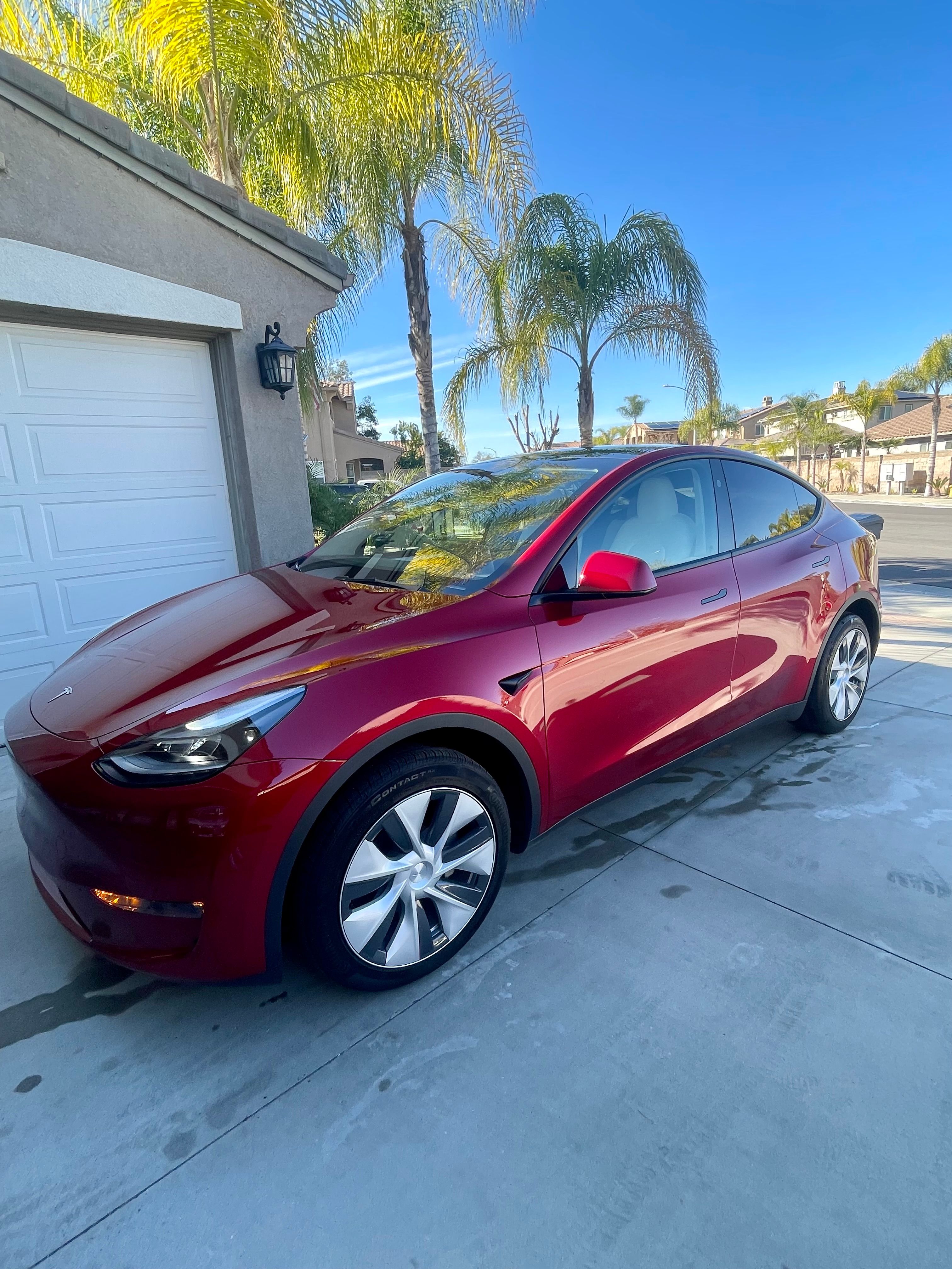 Used 2024 Tesla Model Y 2WD image 10