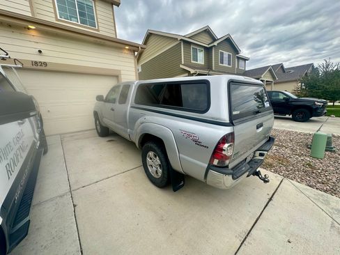 Used 2010 Toyota Tacoma 4x4 Access Cab V6 image 2