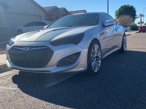 Used 2014 Hyundai Genesis 3.8 image 9