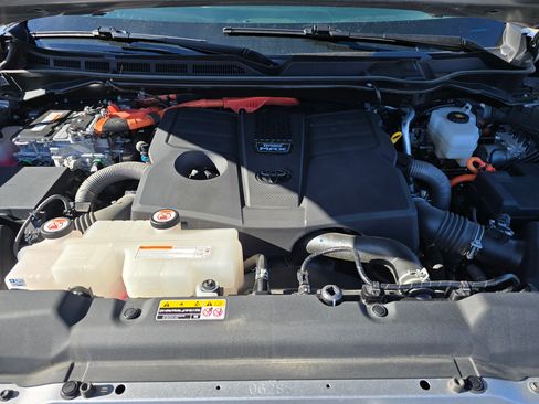 Used 2023 Toyota Tundra Limited image 22