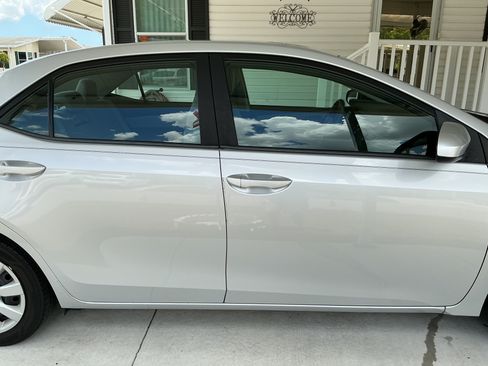 Used 2015 Toyota Corolla LE FWD image 6