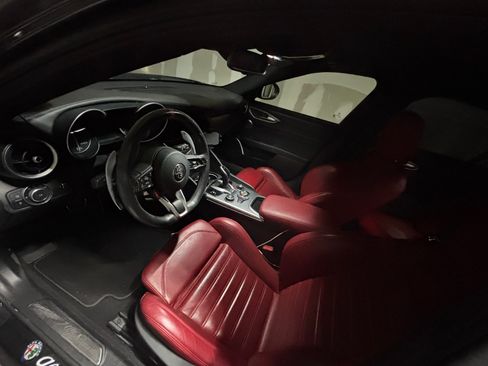 Used 2023 Alfa Romeo Giulia Veloce image 9