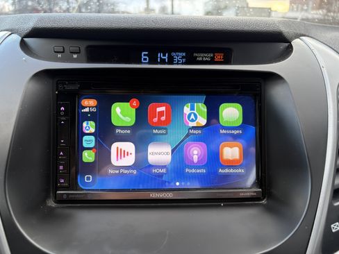 Used 2015 Hyundai Elantra SE image 8