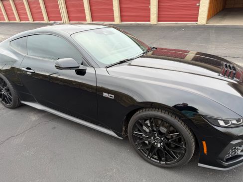 Used 2024 Ford Mustang GT Premium image 6