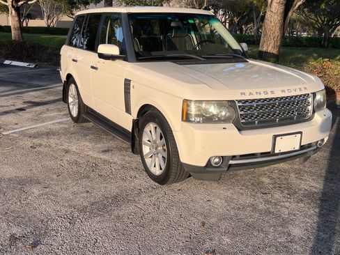 Used 2010 Land Rover Range Rover Supercharged image 1