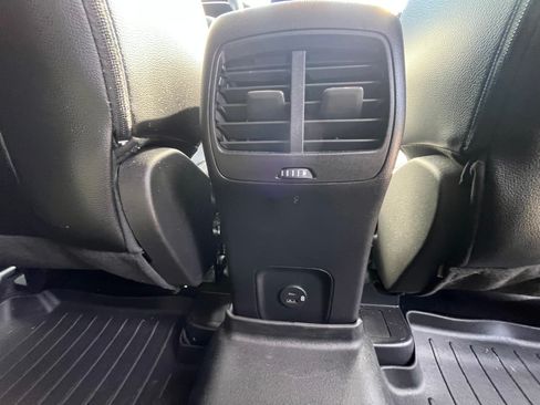 Used 2022 Ford Escape SEL image 19