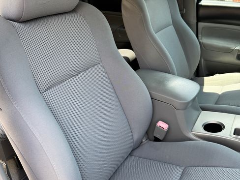 Used 2007 Toyota Tacoma PreRunner RWD image 11