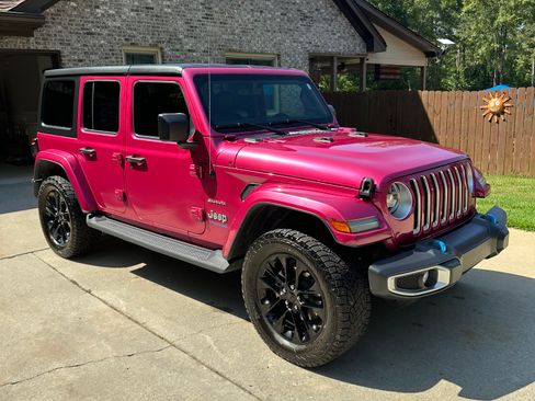 Used 2022 Jeep Wrangler Unlimited Sahara AWD/4WD image 5