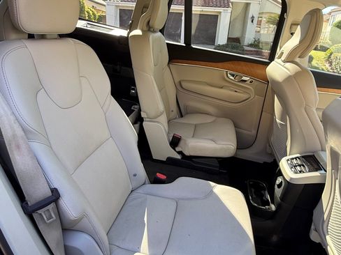 Used 2022 Volvo XC90 T8 Inscription Expression image 4