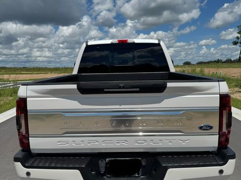 Used 2019 Ford F250 Platinum w/ Platinum Ultimate Package AWD/4WD image 2