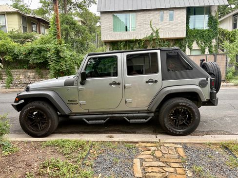 Used 2016 Jeep Wrangler Unlimited Sport w/ Quick Order Package 24S AWD/4WD image 4