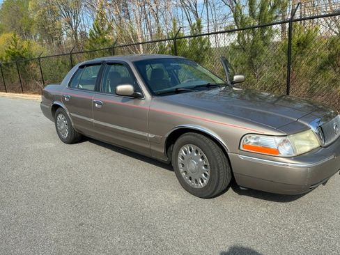 Used 2003 Mercury Grand Marquis GS image 6