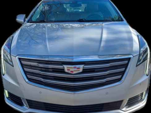 Used 2019 Cadillac XTS Luxury image 2