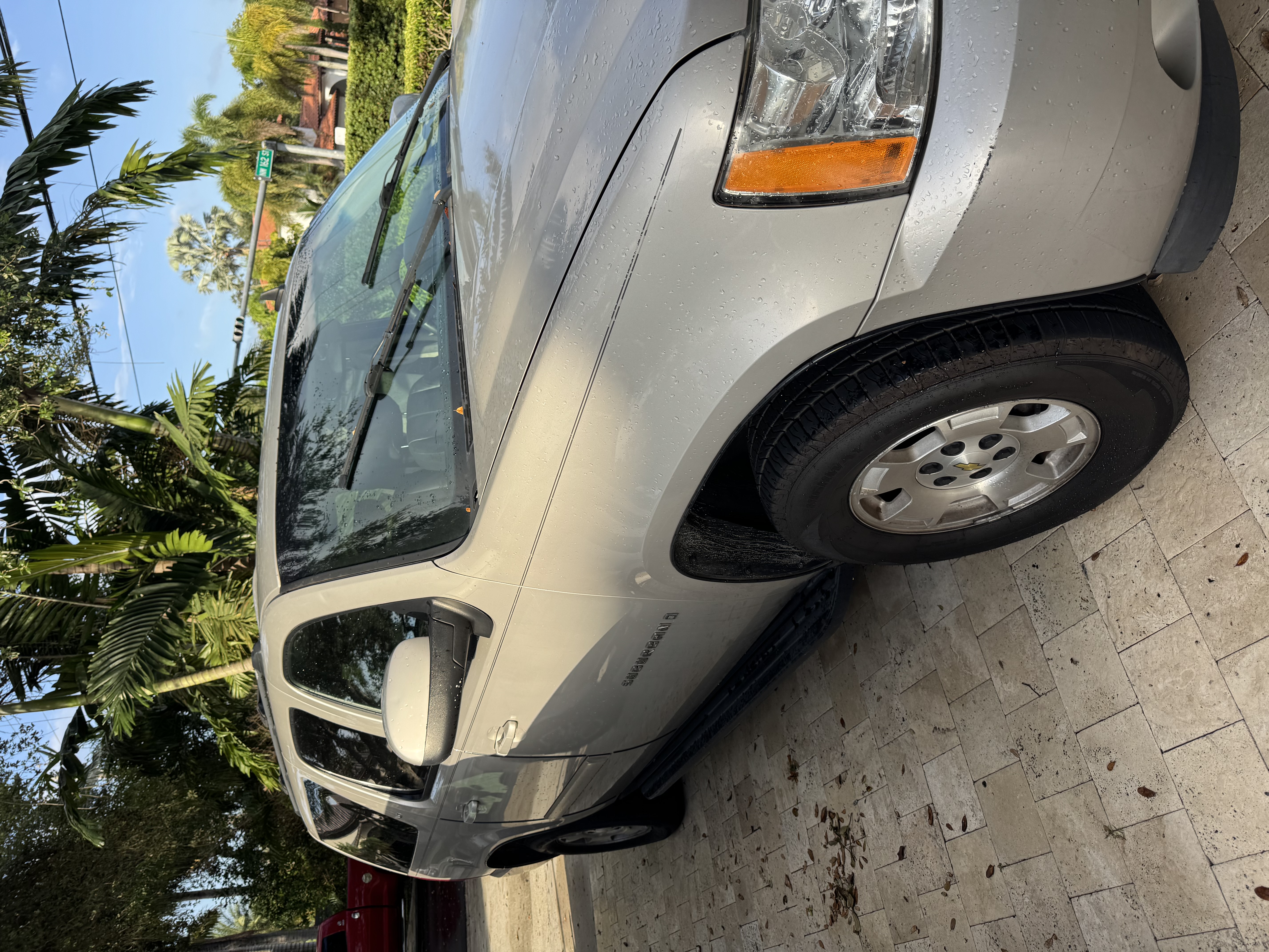 Used 2009 Chevrolet Suburban LT RWD image 12
