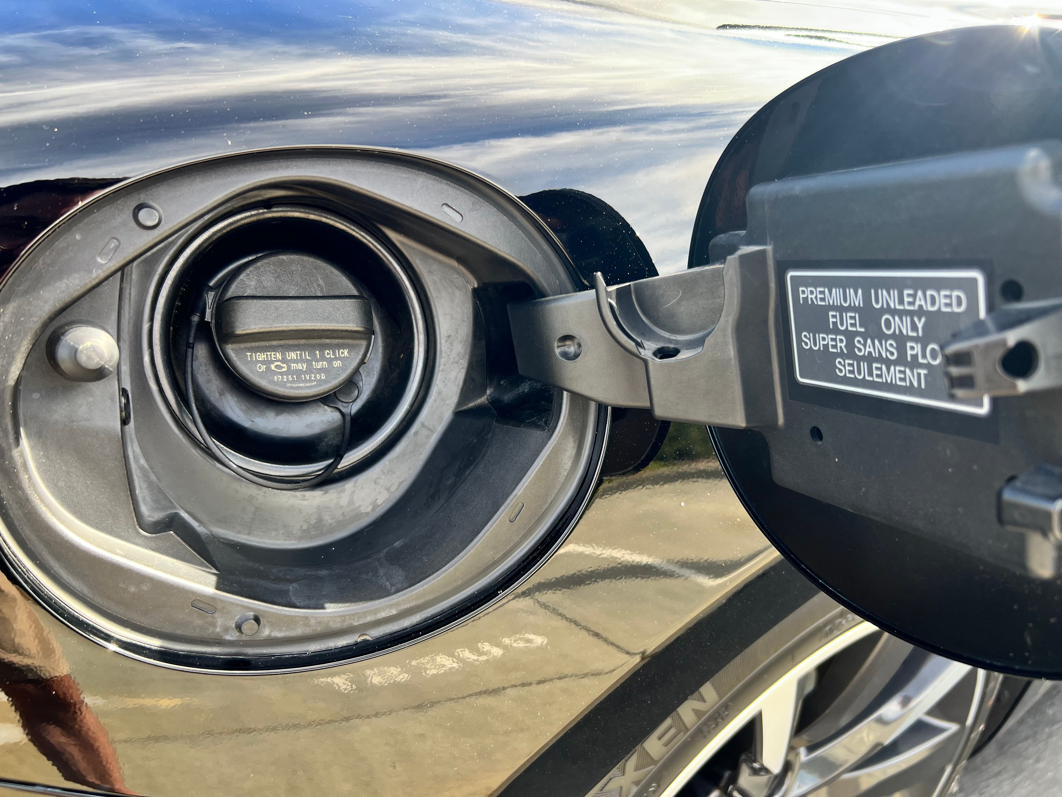 Used 2021 INFINITI Q60 3.0t Luxe RWD image 22