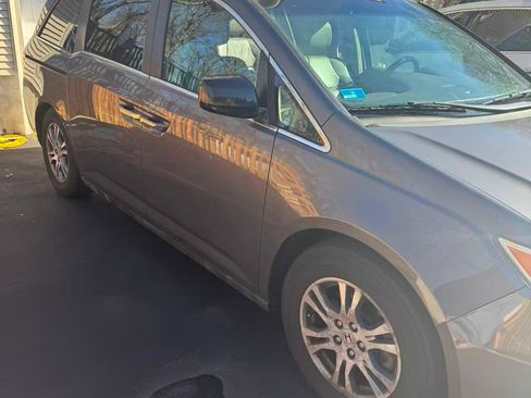 Used 2012 Honda Odyssey EX-L image 2