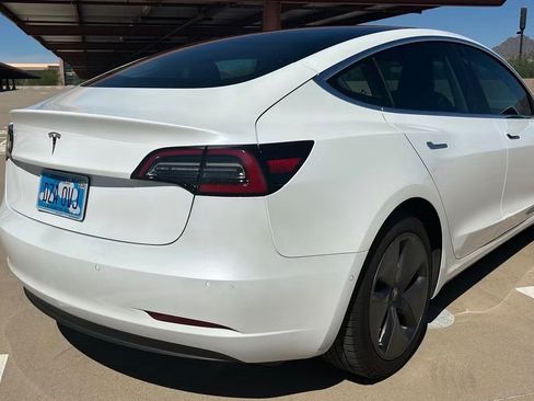Used 2020 Tesla Model 3 Standard Range Plus RWD image 4
