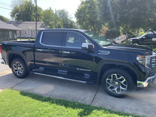 Used 2022 GMC Sierra 1500 SLT w/ SLT Premium Plus Package AWD/4WD image 5